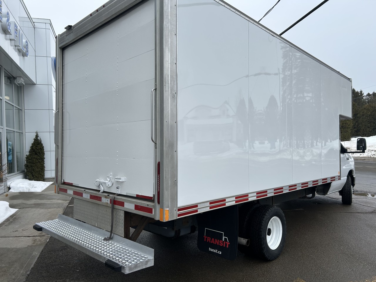 2018 Ford Série E tronqué - Image 4