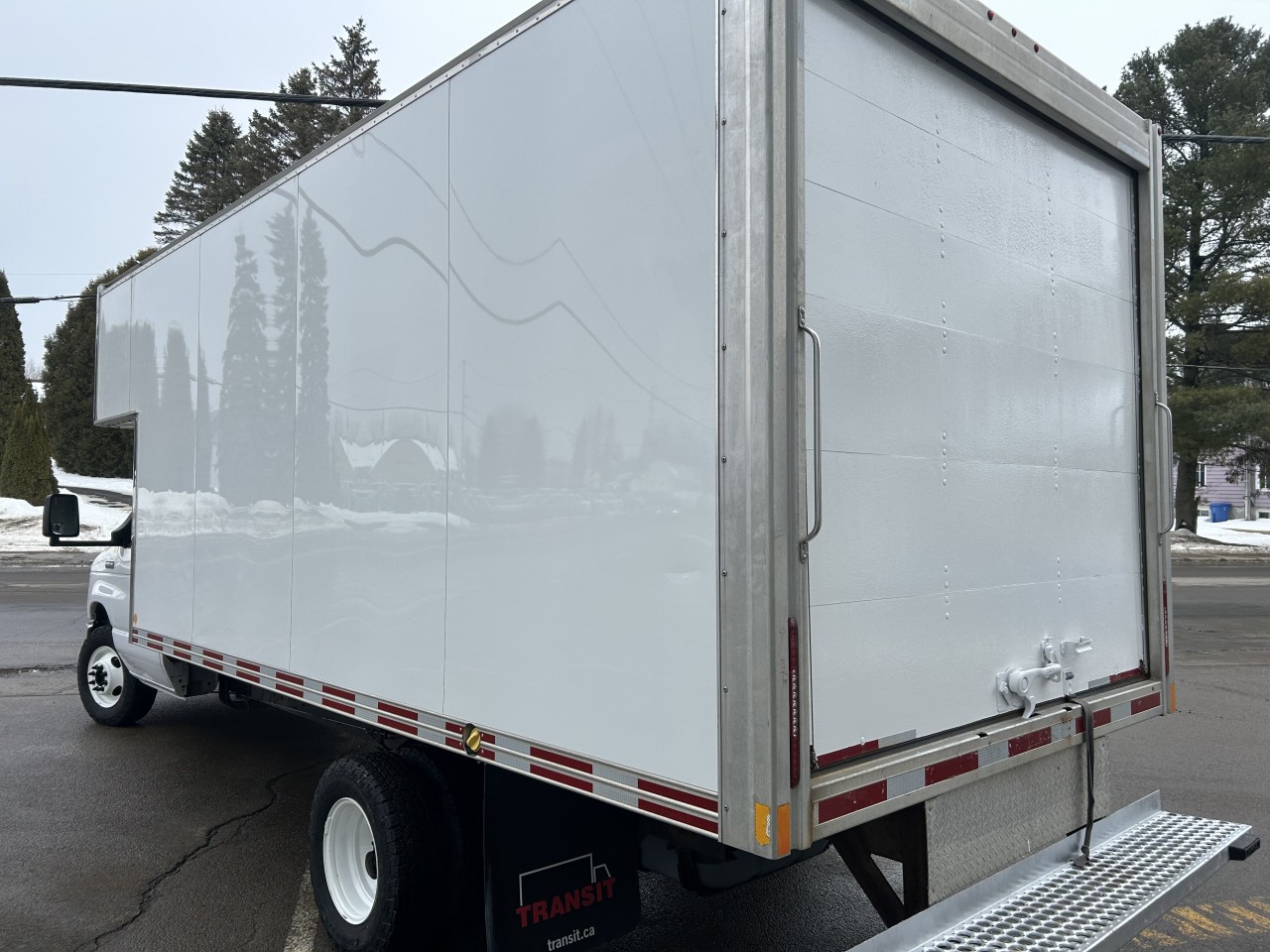 2018 Ford Série E tronqué - Image 6