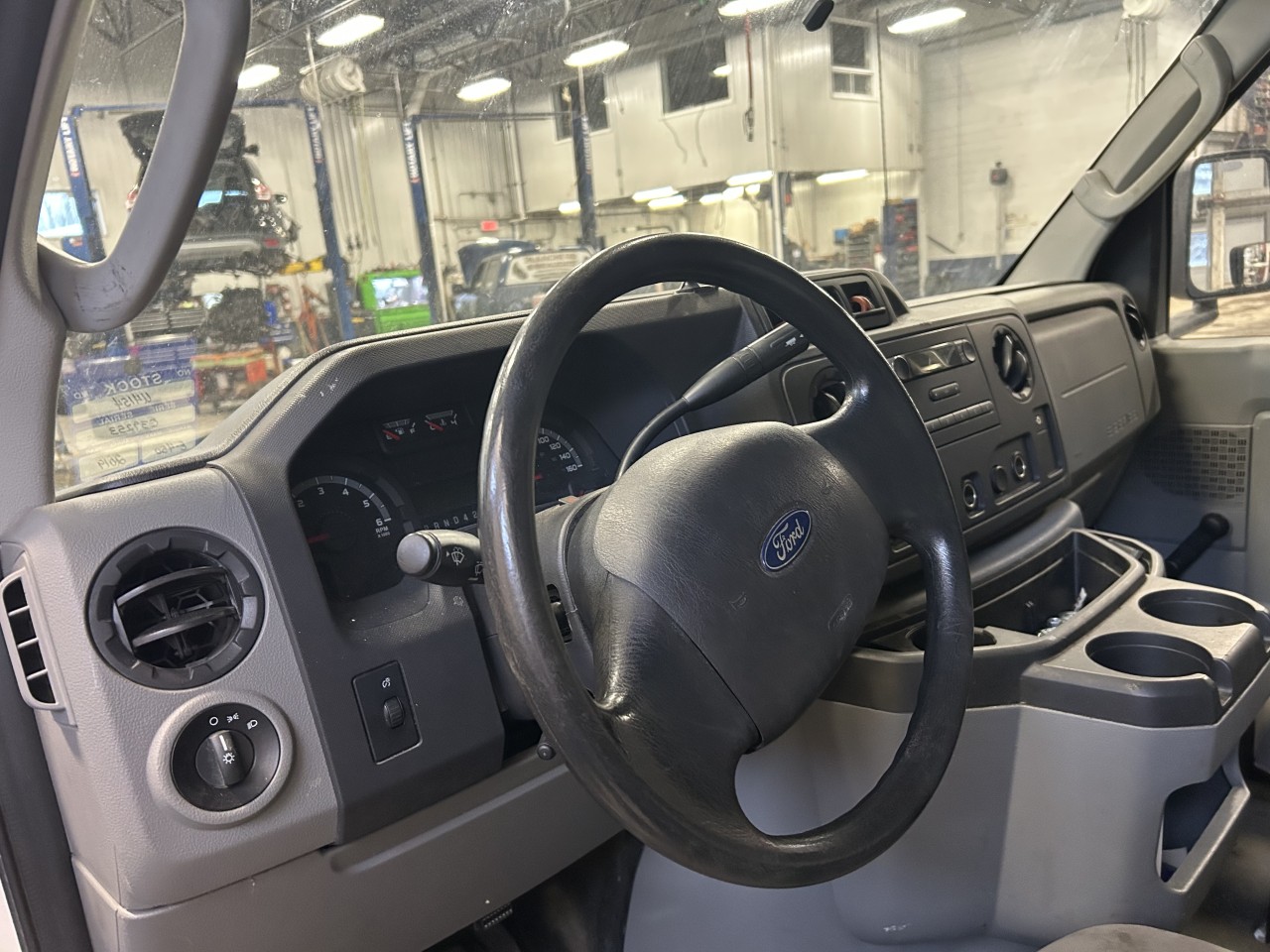 2018 Ford Série E tronqué - Image 12