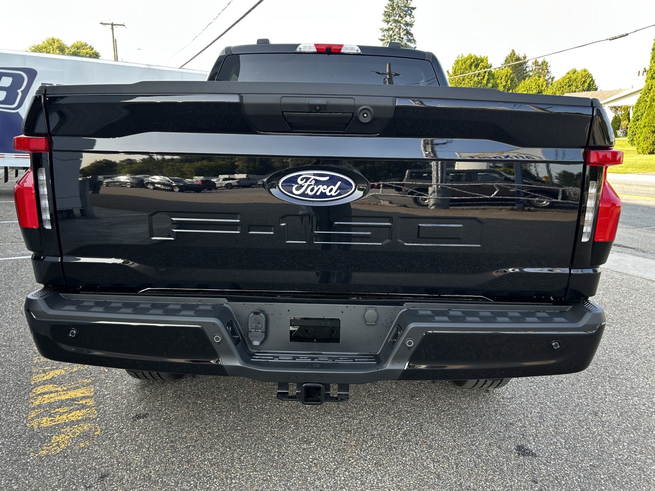 2025 Ford F-150 Lightning - Image 5