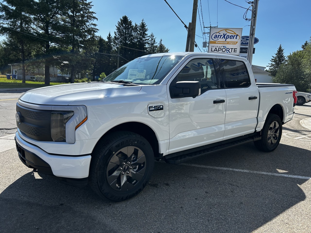 2024 Ford F-150 Lightning - Image 3