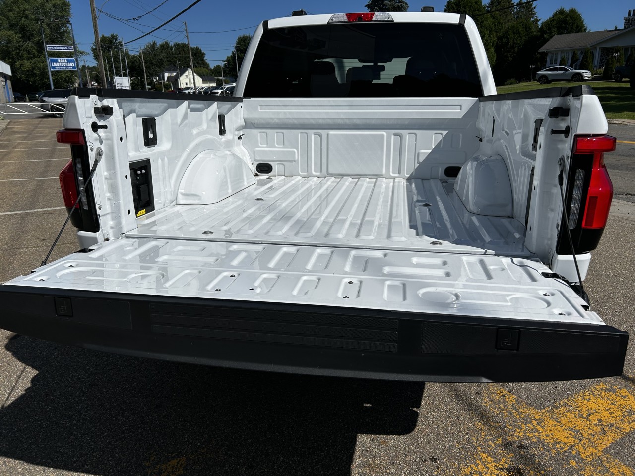 2024 Ford F-150 Lightning - Image 6