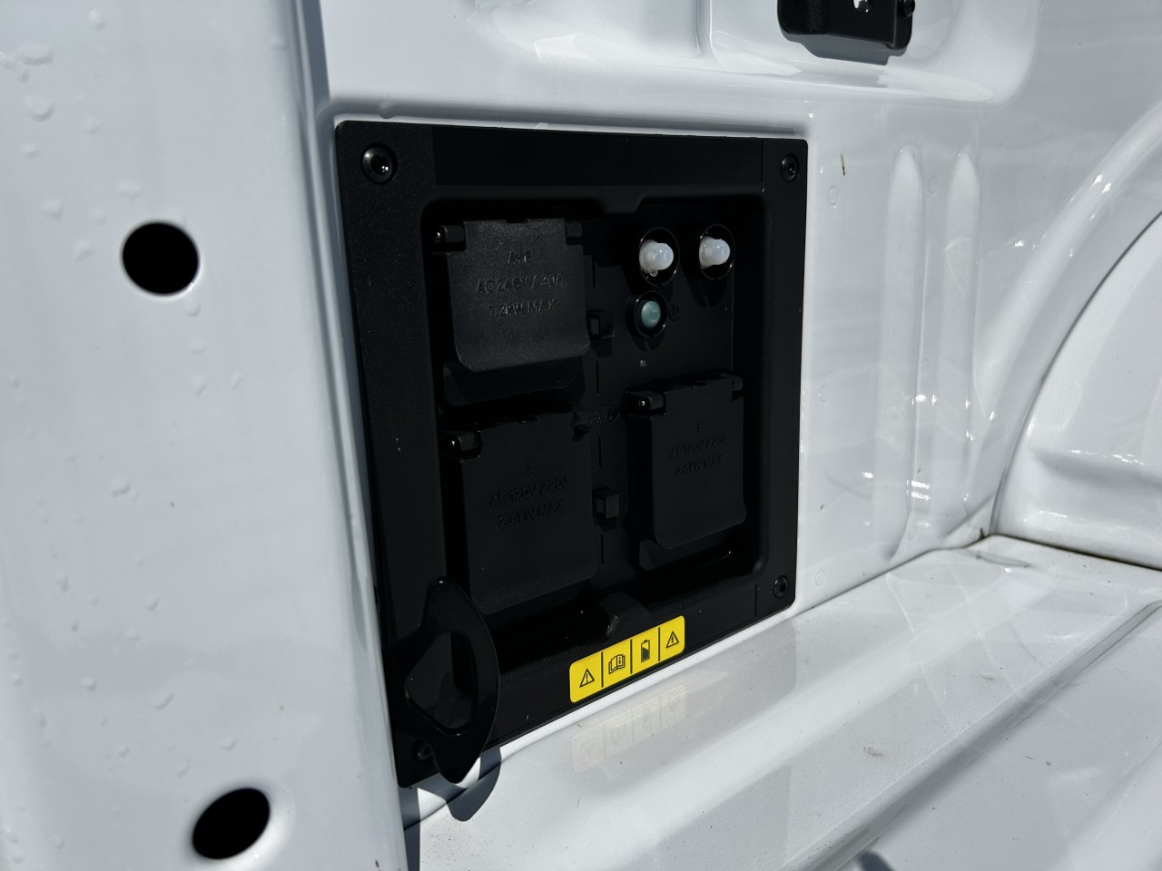 2024 Ford F-150 Lightning - Image 7