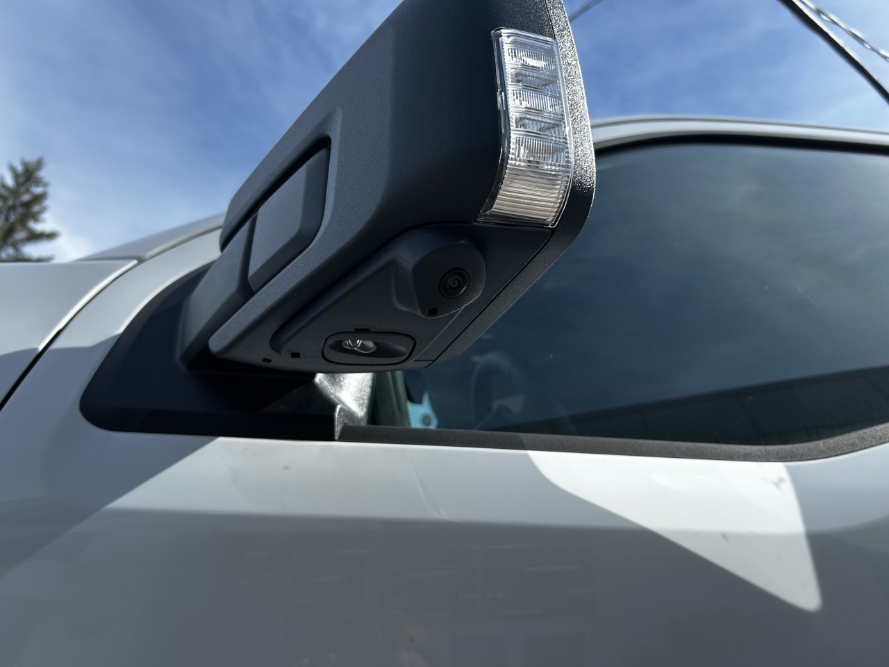 2025 Ford F-150 Lightning - Image 6