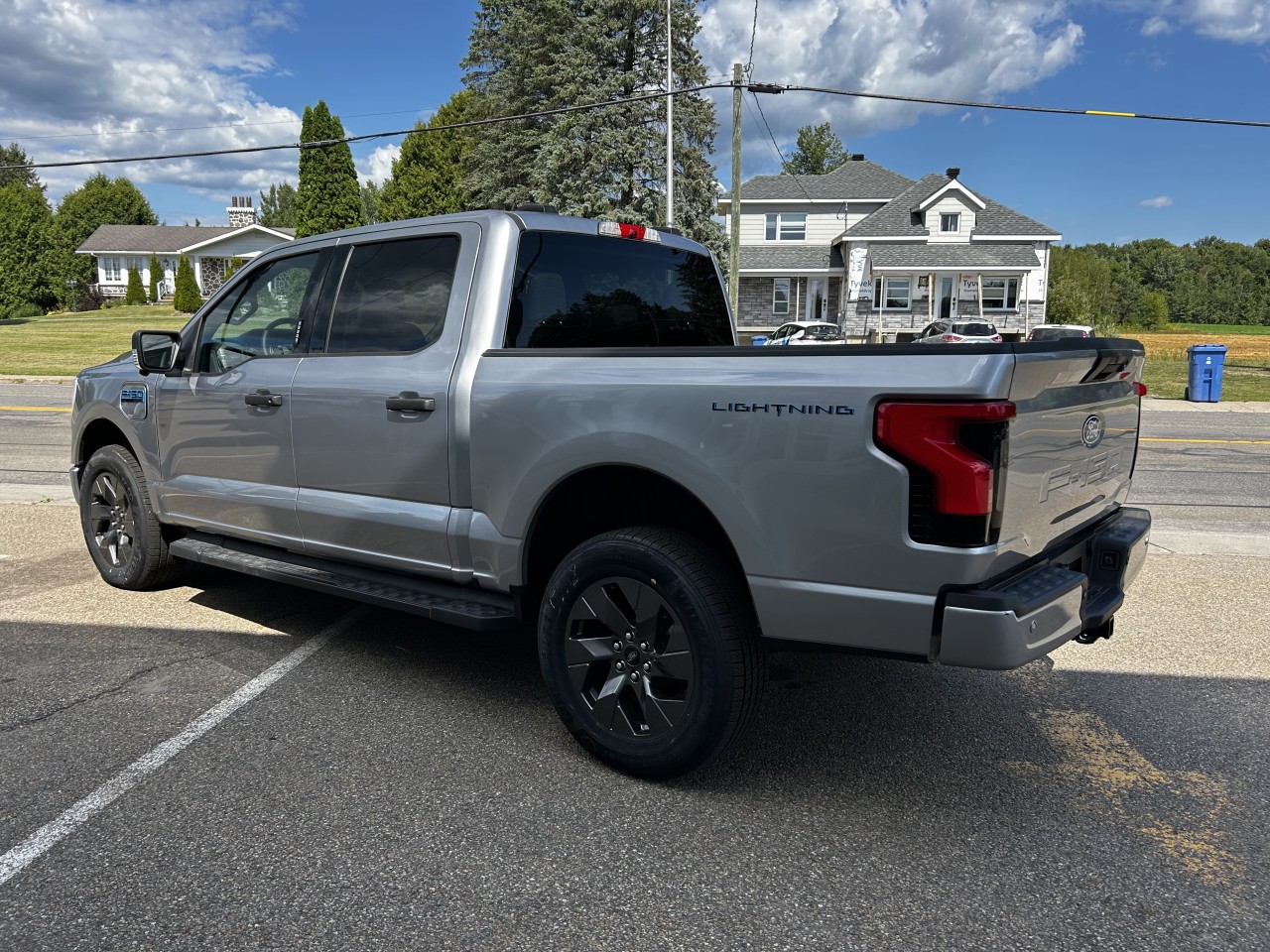 2024 Ford F-150 Lightning - Image 4