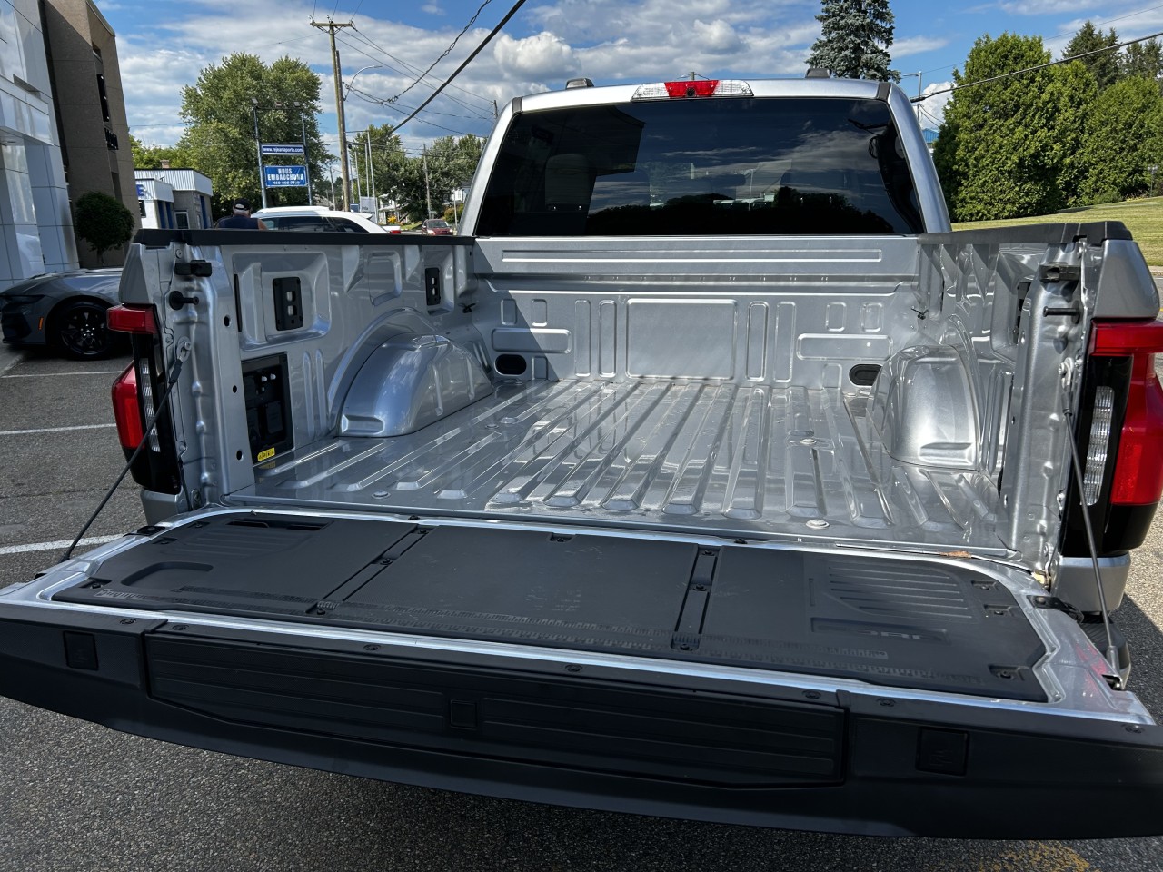 2024 Ford F-150 Lightning - Image 6