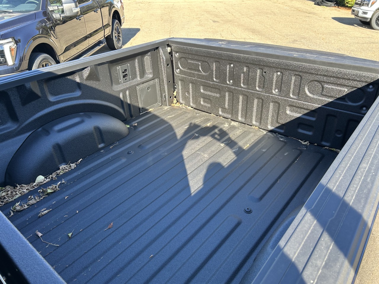 2025 Ford F-150 - Image 14