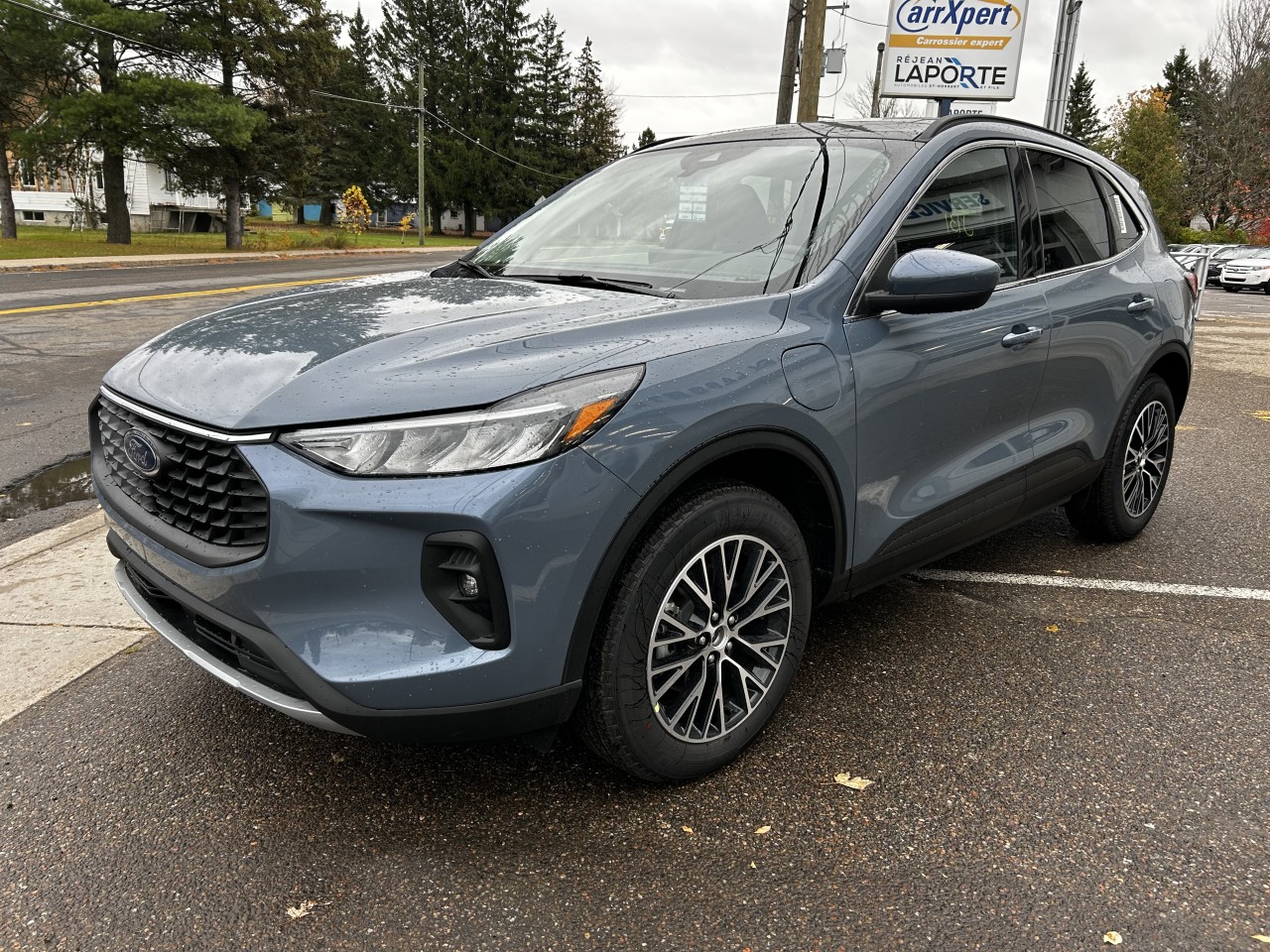 2026 Ford Escape - Image 3