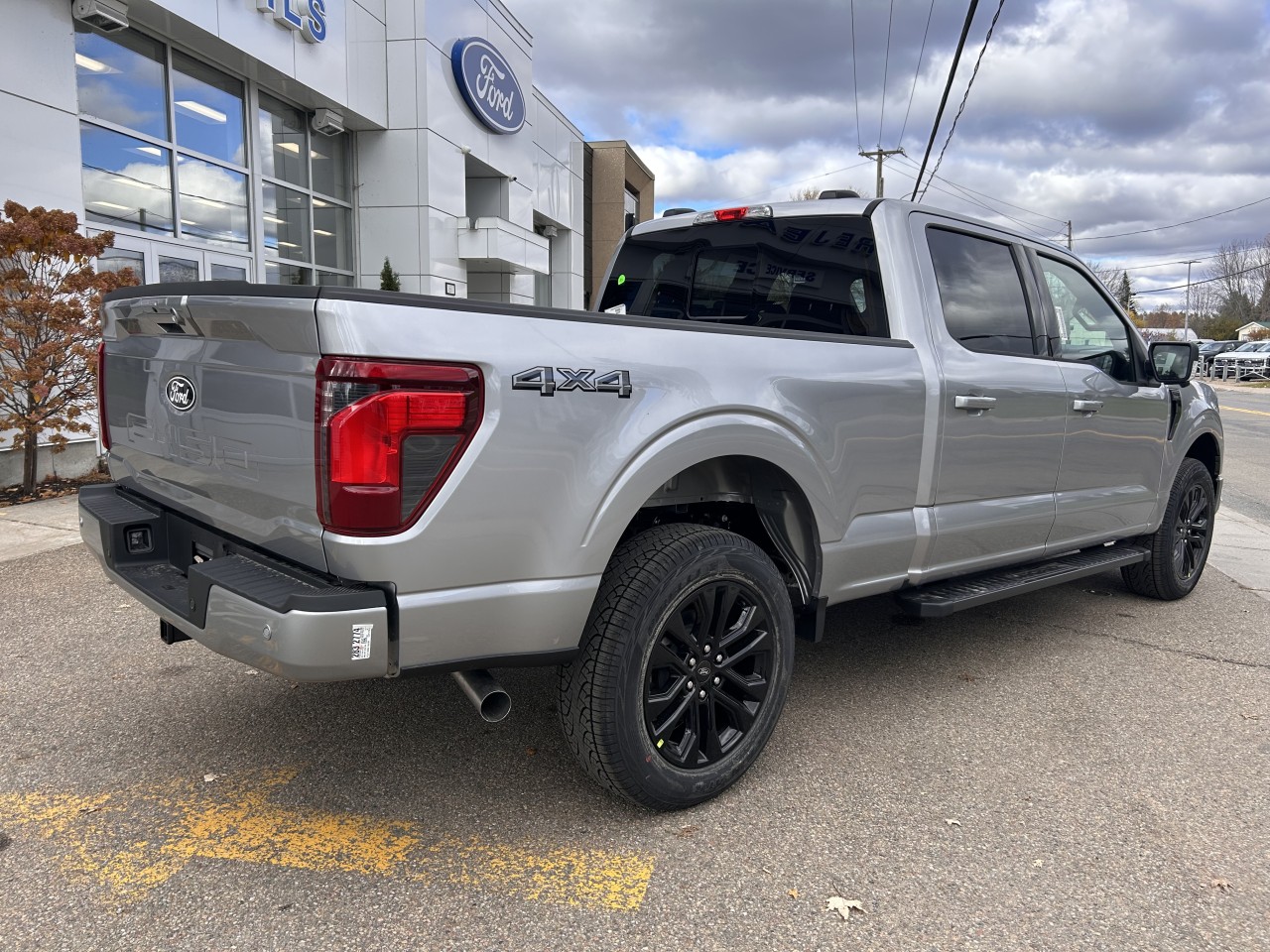 2025 Ford F-150 - Image 8