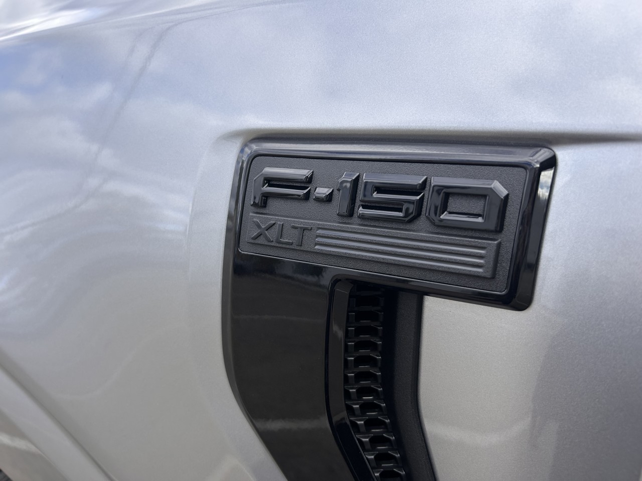 2025 Ford F-150 - Image 10