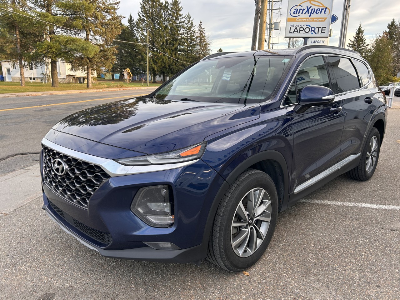 2020 Hyundai Santa Fe - Image 3