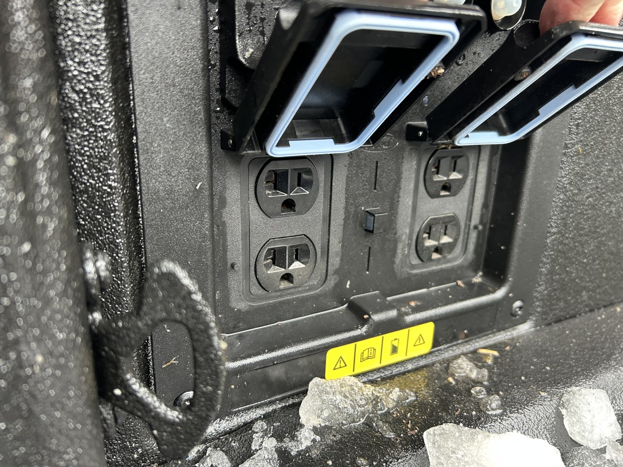 2023 Ford F-150 Lightning - Image 9