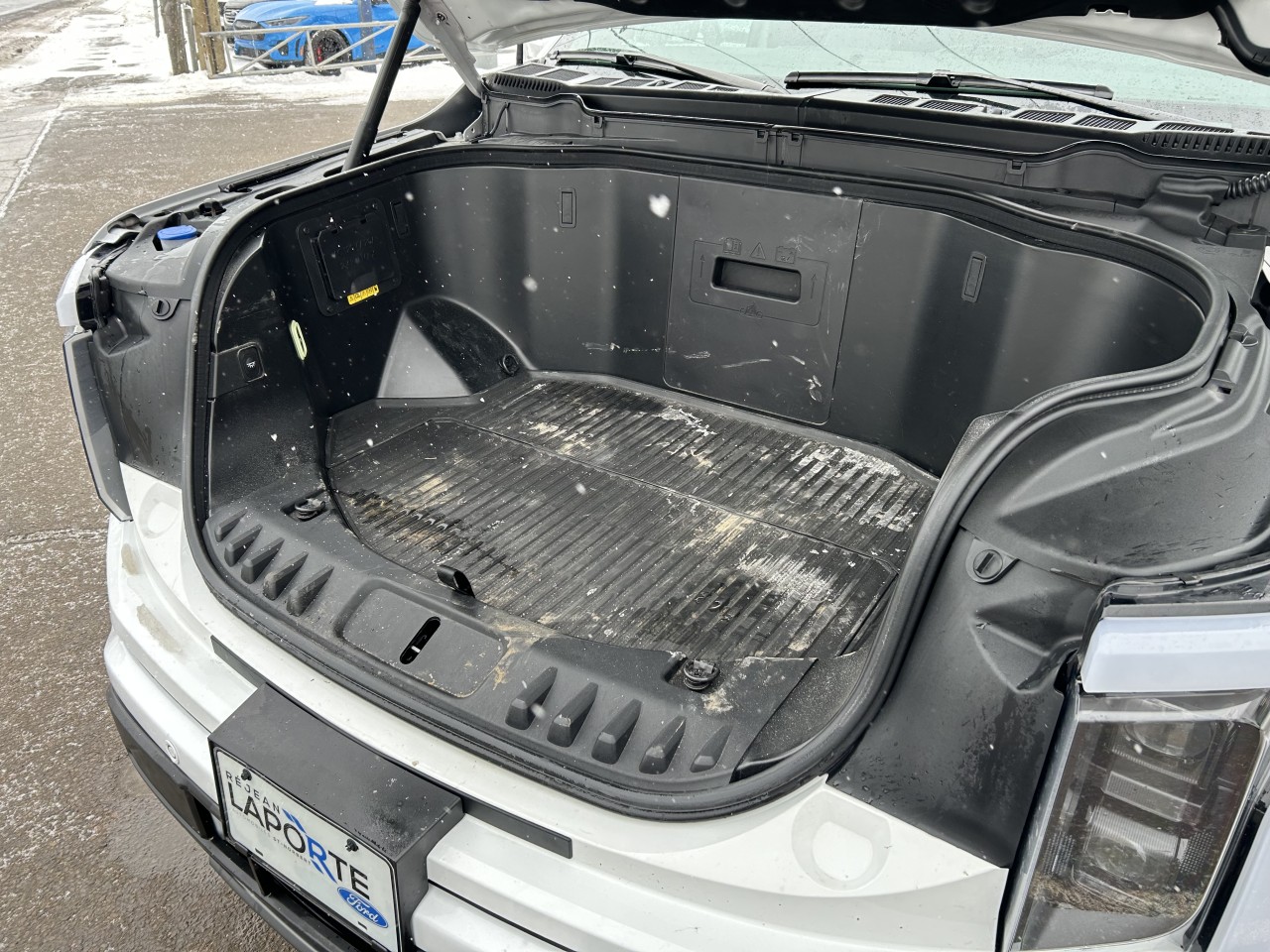 2023 Ford F-150 Lightning - Image 17