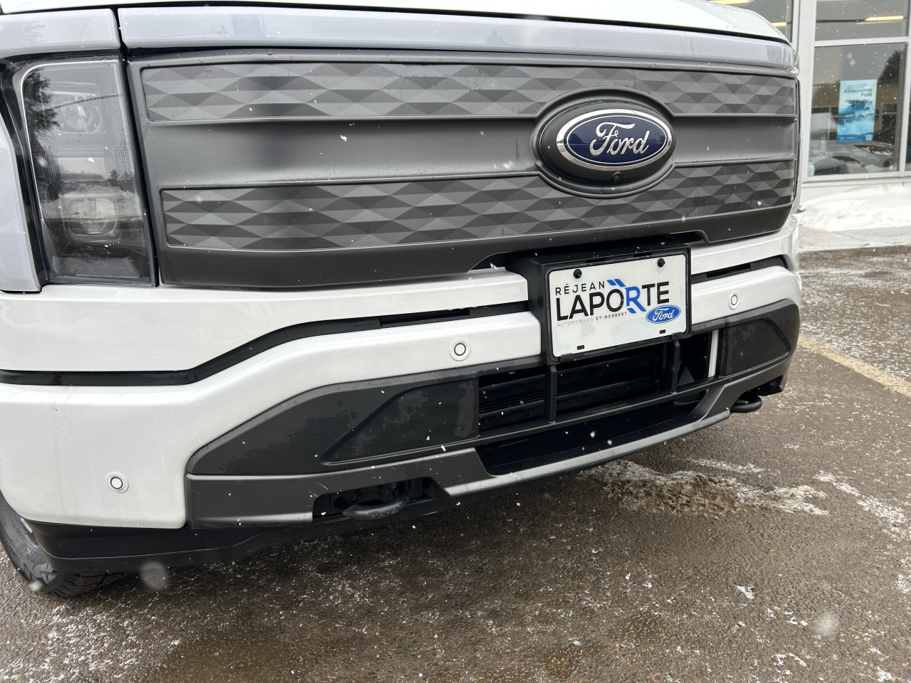 2023 Ford F-150 Lightning - Image 20