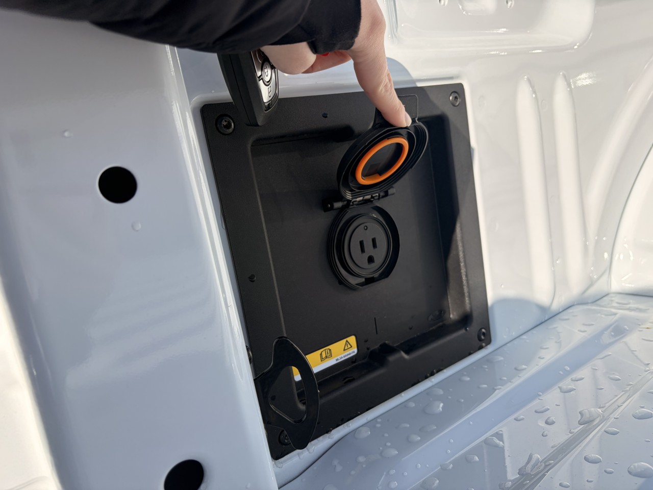 2025 Ford F-150 - Image 8