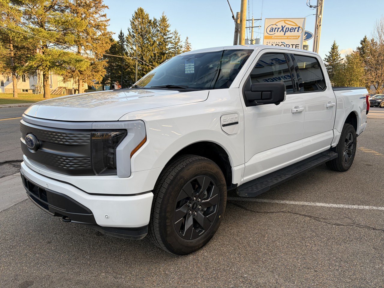 2023 Ford F-150 Lightning - Image 3
