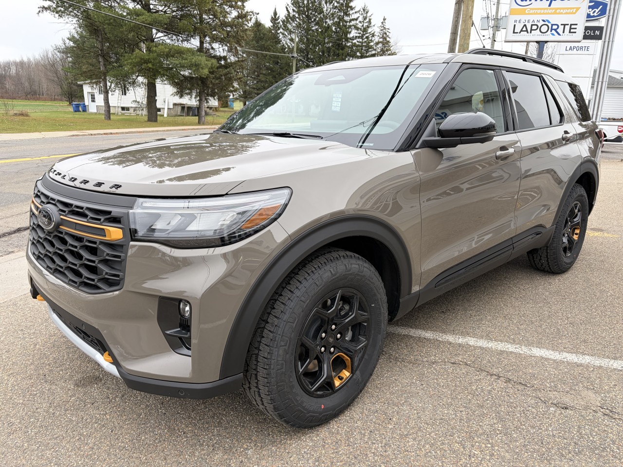 2026 Ford Explorer - Image 3