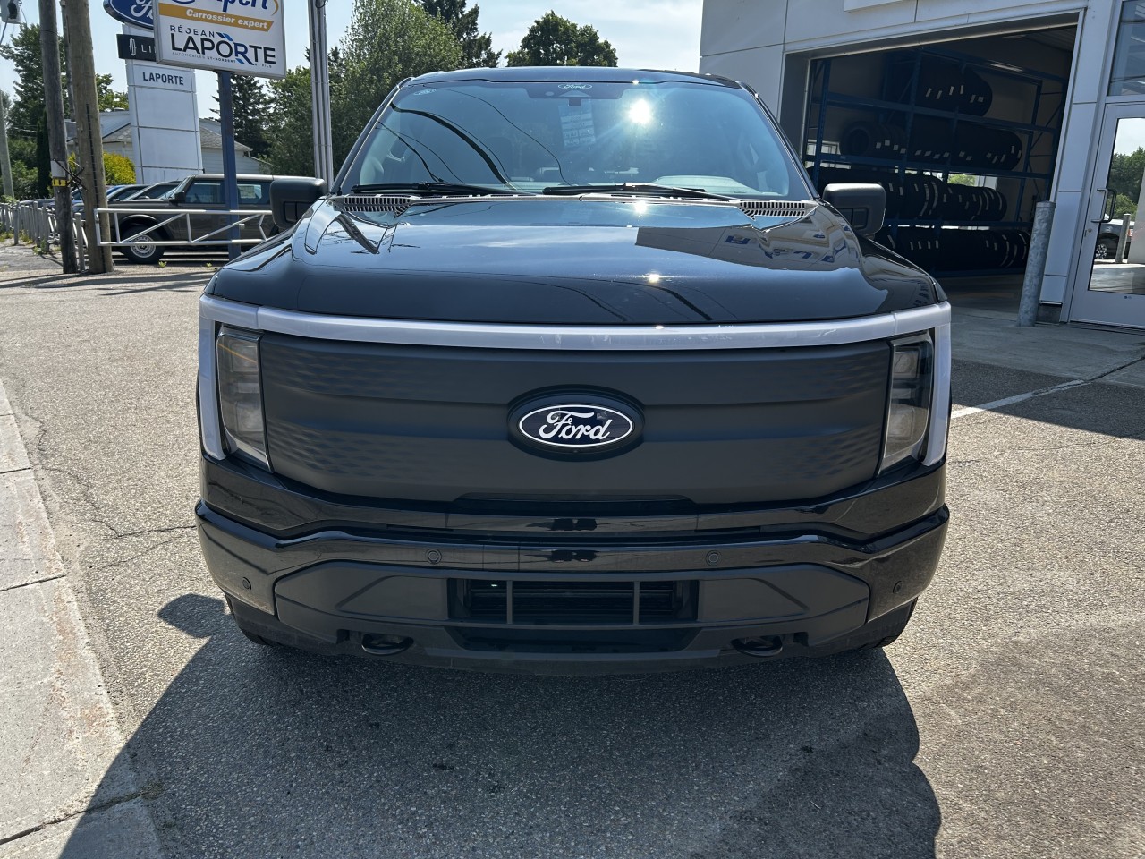 2025 Ford F-150 Lightning - Image 2