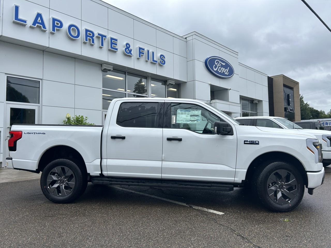 2024 Ford F-150 Lightning - Image 3