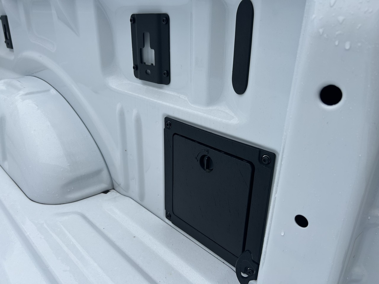 2024 Ford F-150 Lightning - Image 9