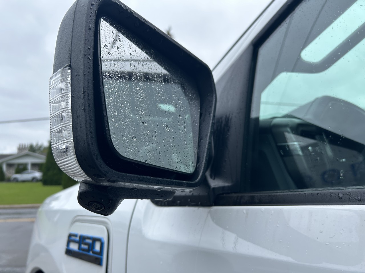 2024 Ford F-150 Lightning - Image 20