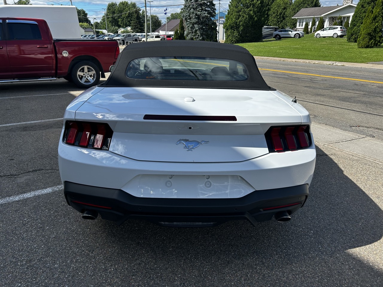 2025 Ford Mustang - Image 5