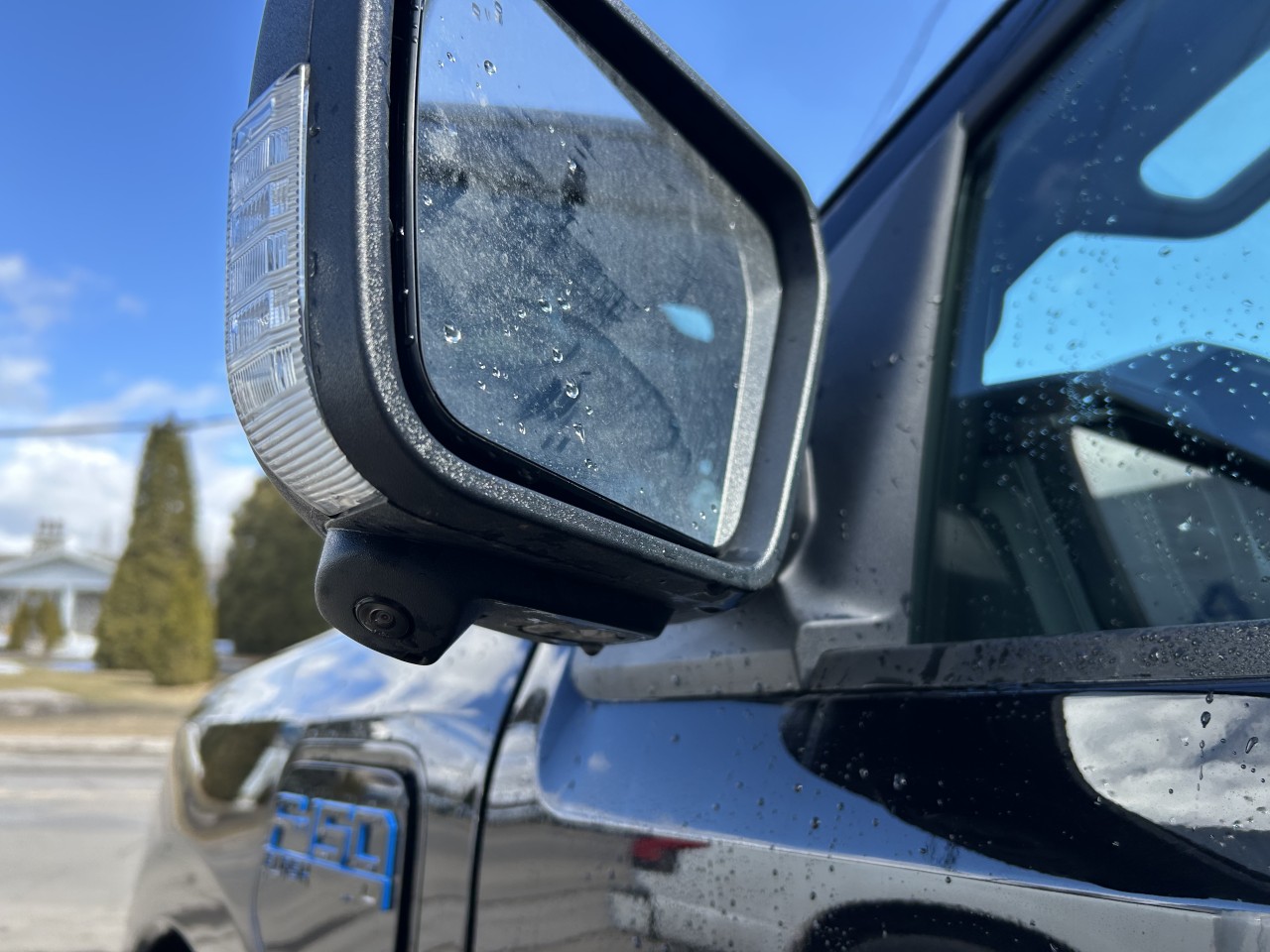 2025 Ford F-150 Lightning - Image 23