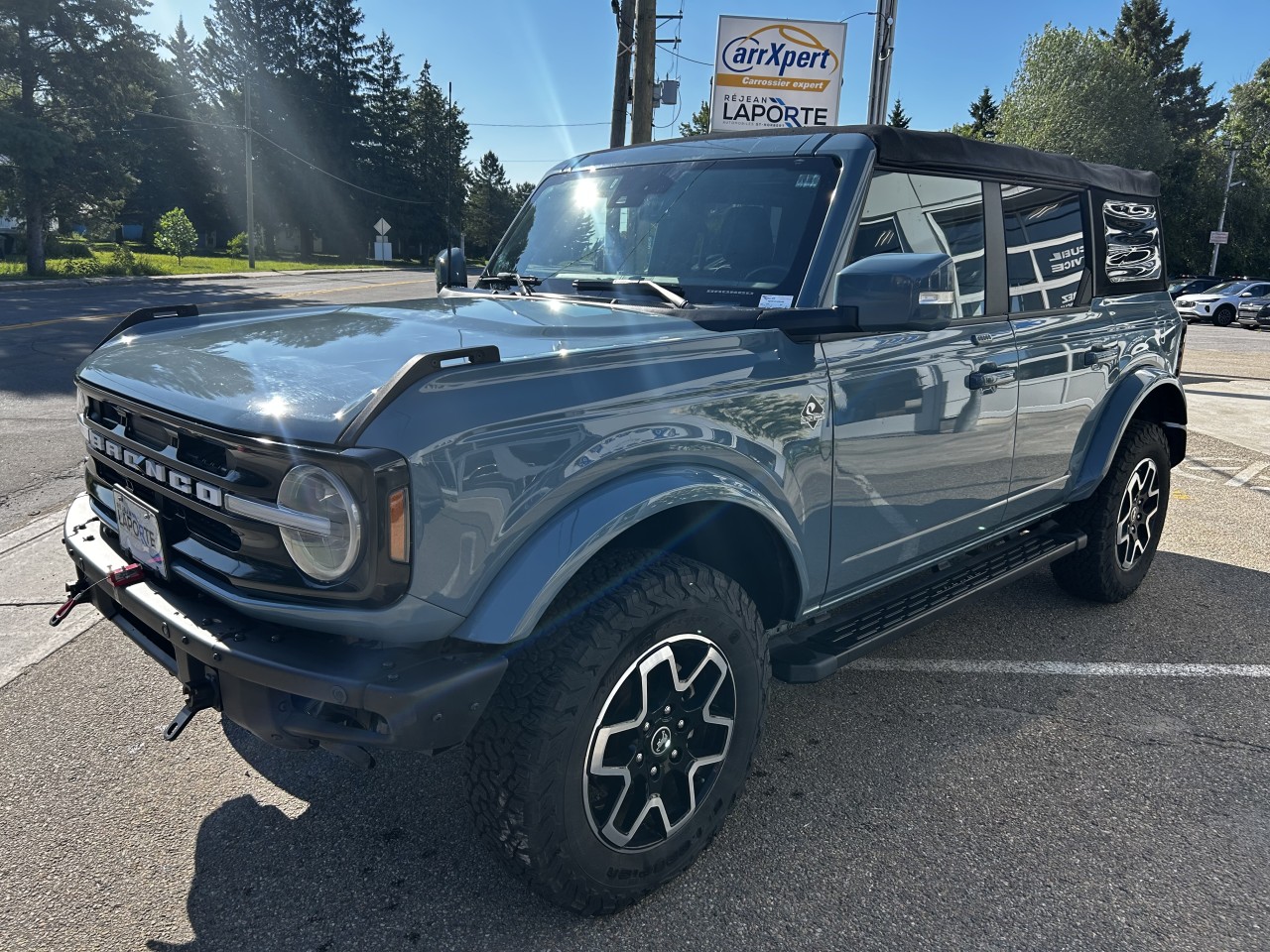 2022 Ford Bronco - Image 3