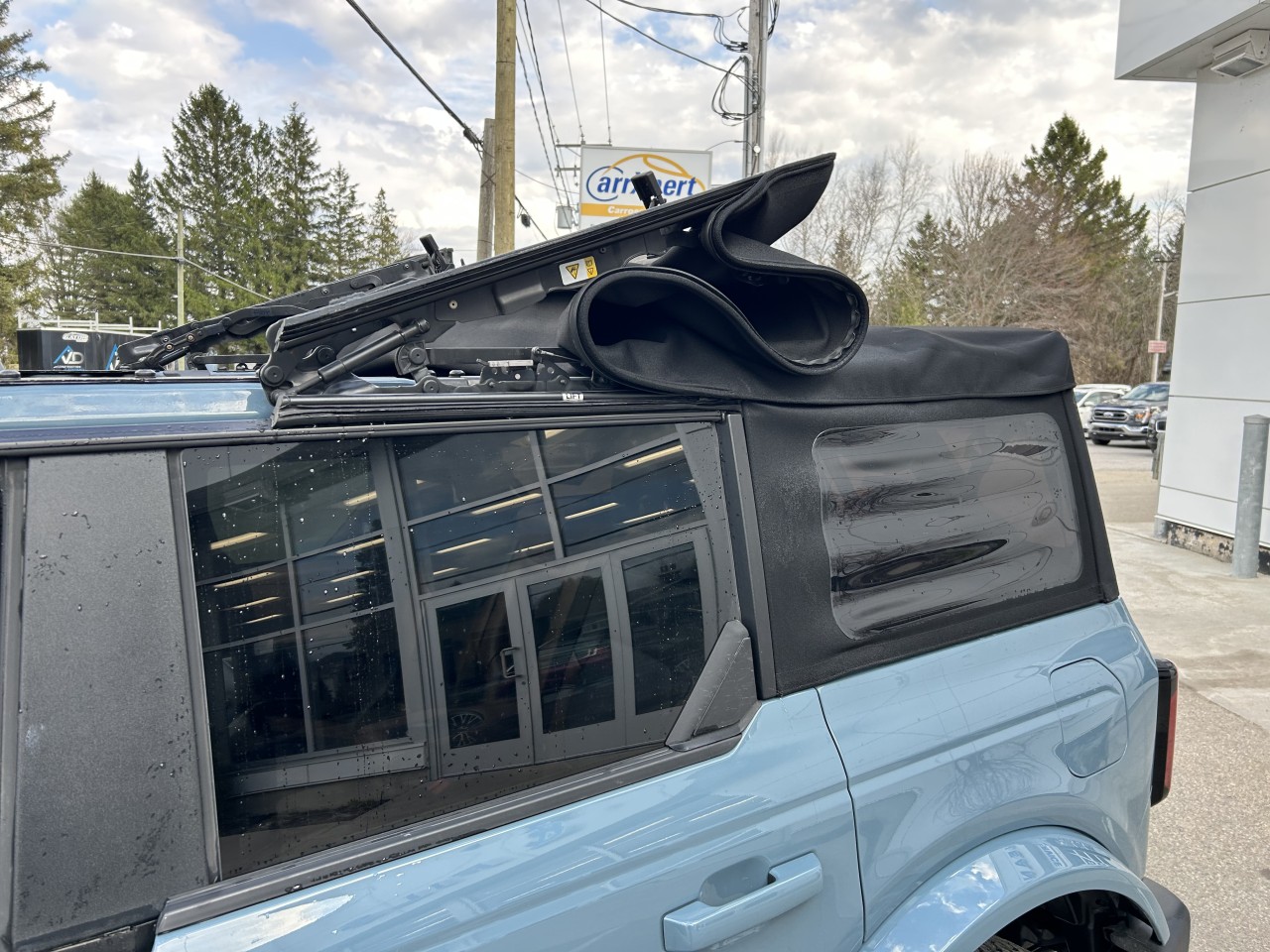 2022 Ford Bronco - Image 9