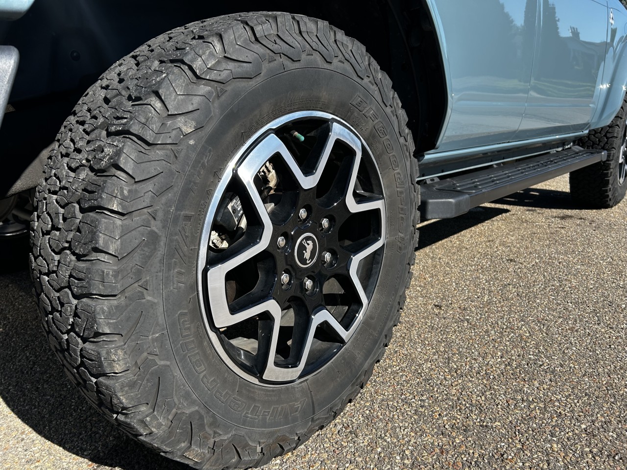 2022 Ford Bronco - Image 11