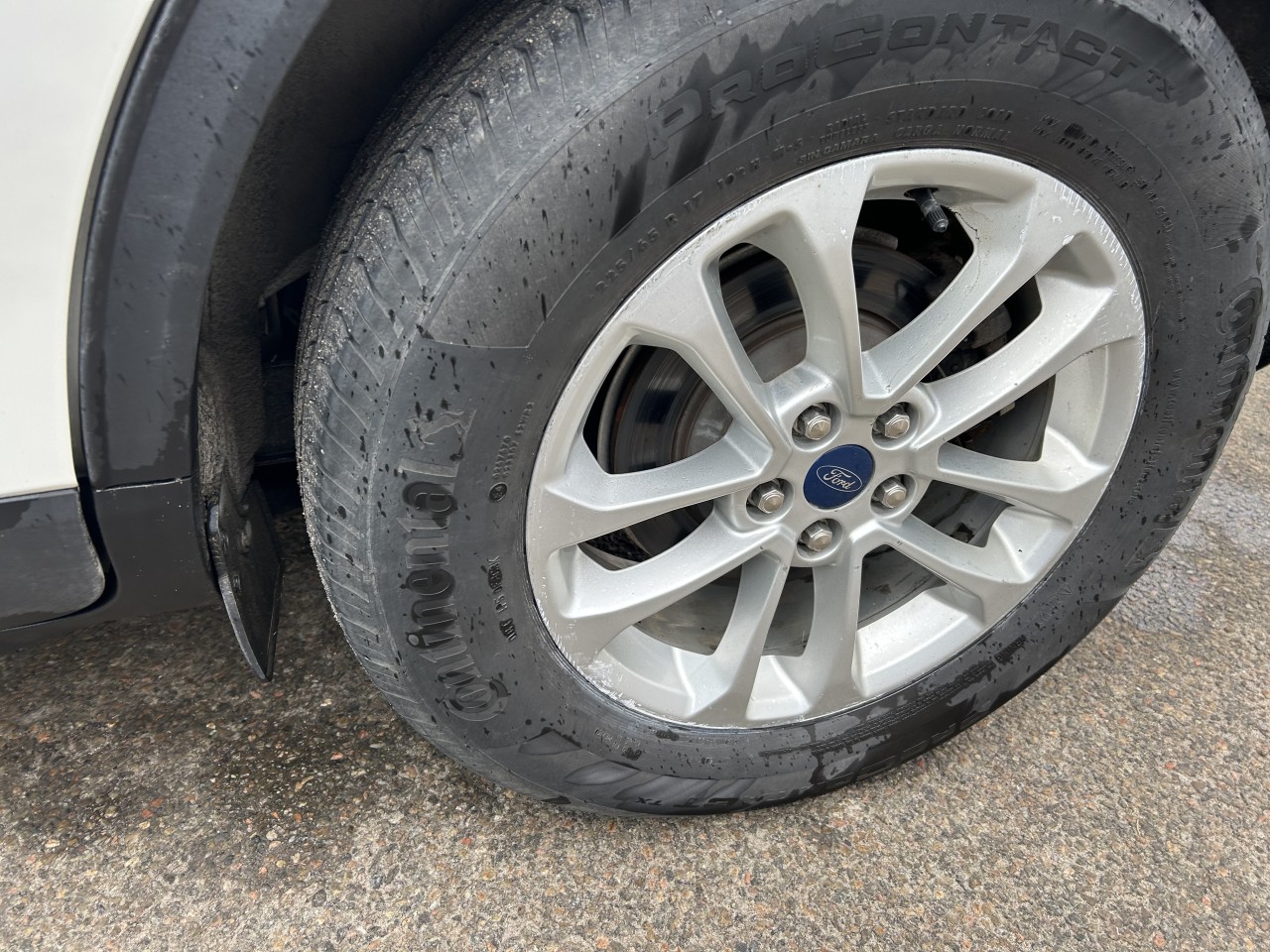 2020 Ford Escape - Image 14