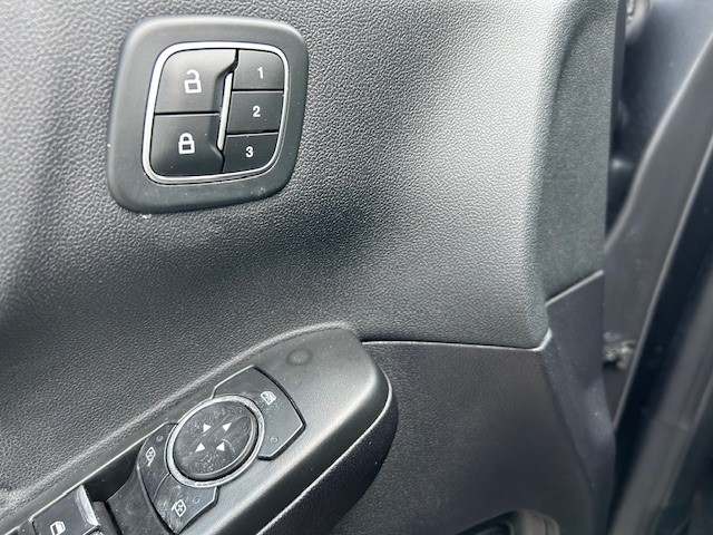 2022 Ford Escape - Image 16