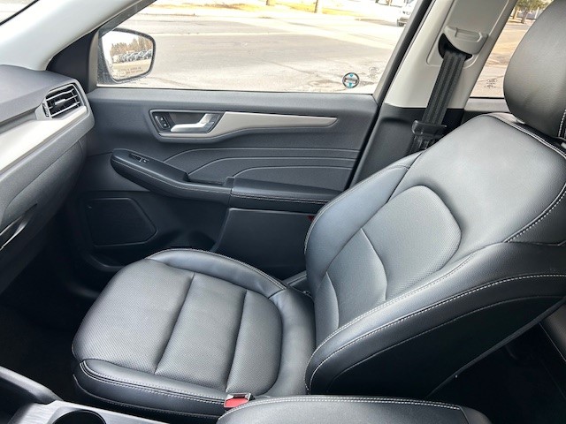 2022 Ford Escape - Image 22