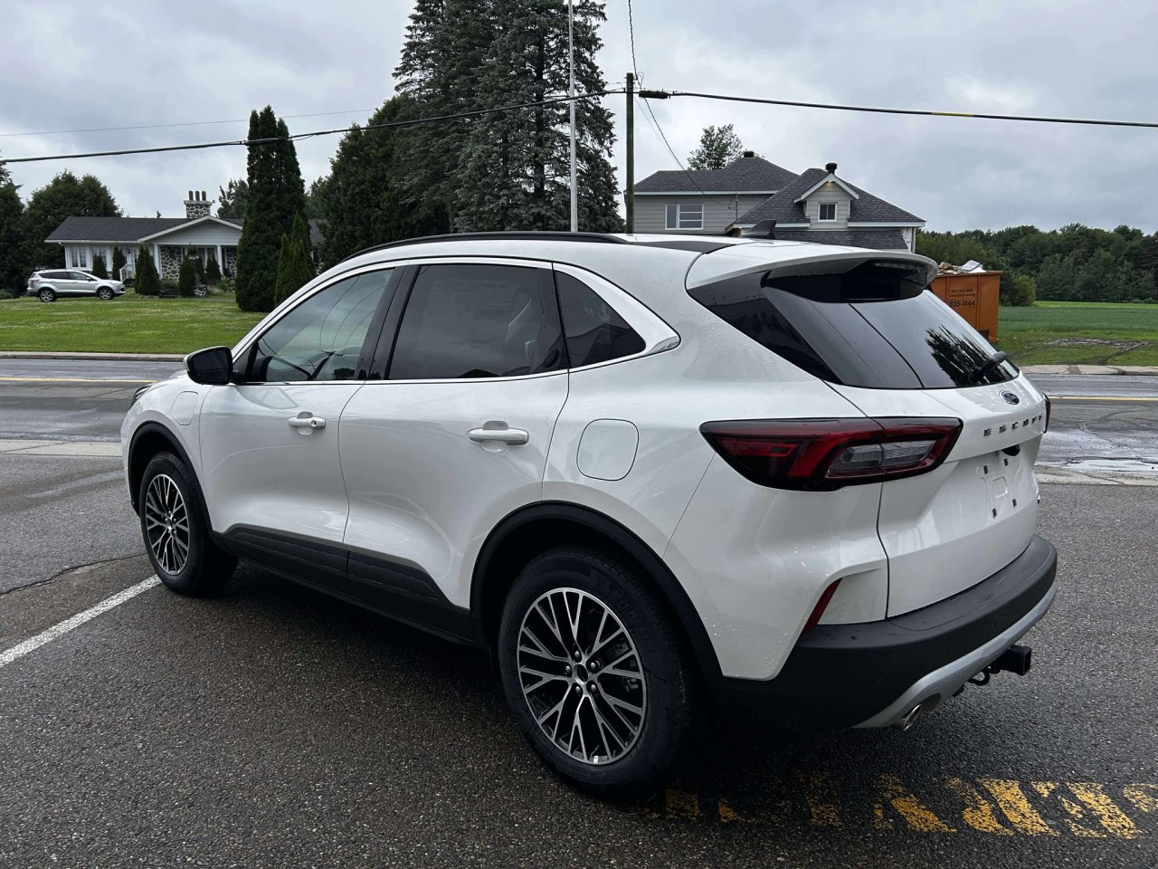 2025 Ford Escape - Image 4