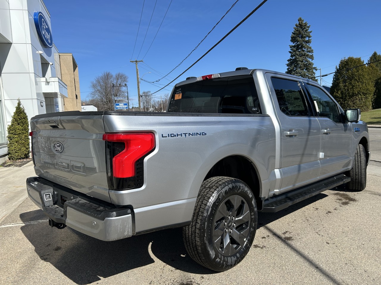 2025 Ford F-150 Lightning - Image 5