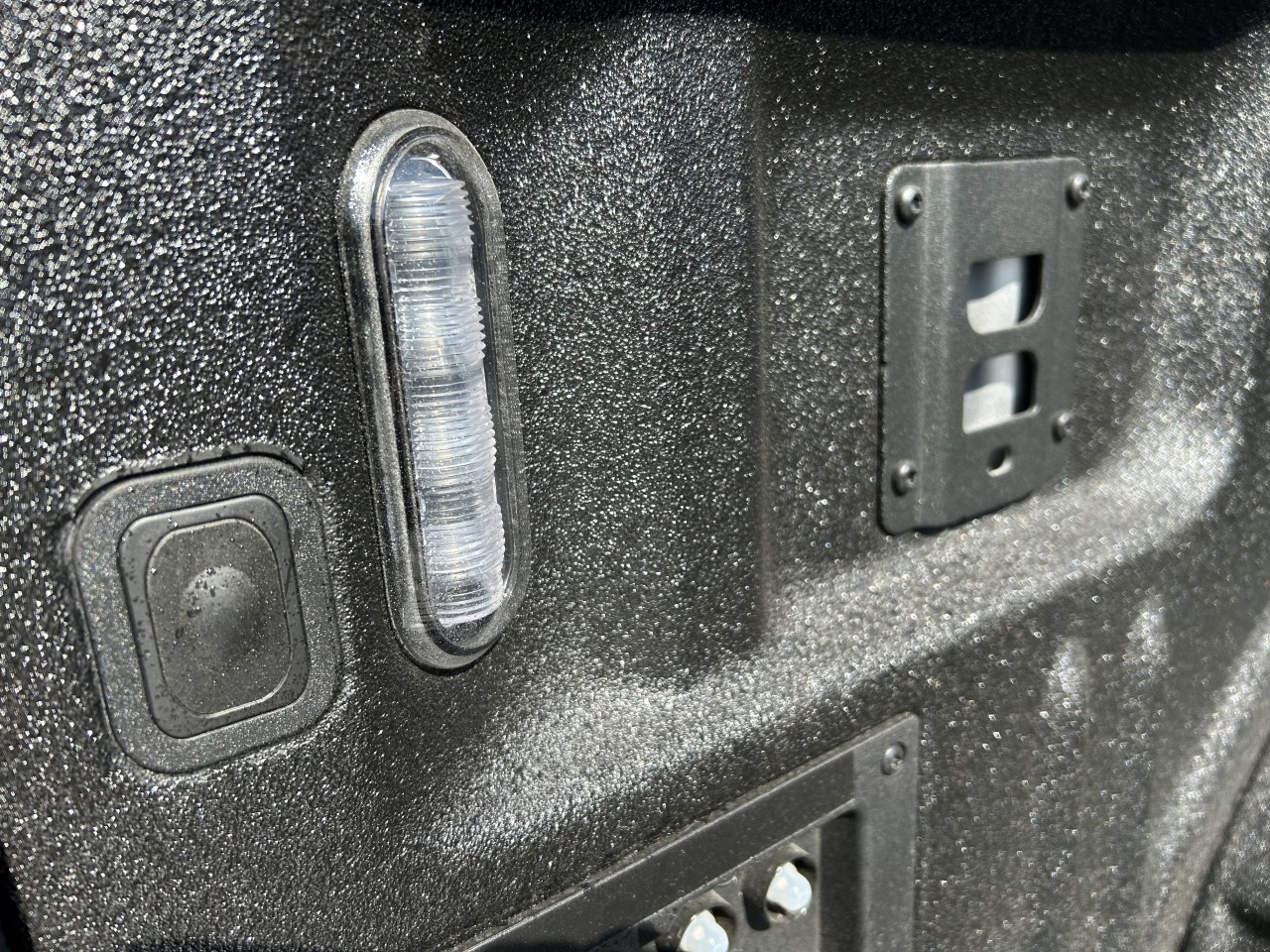 2025 Ford F-150 Lightning - Image 10