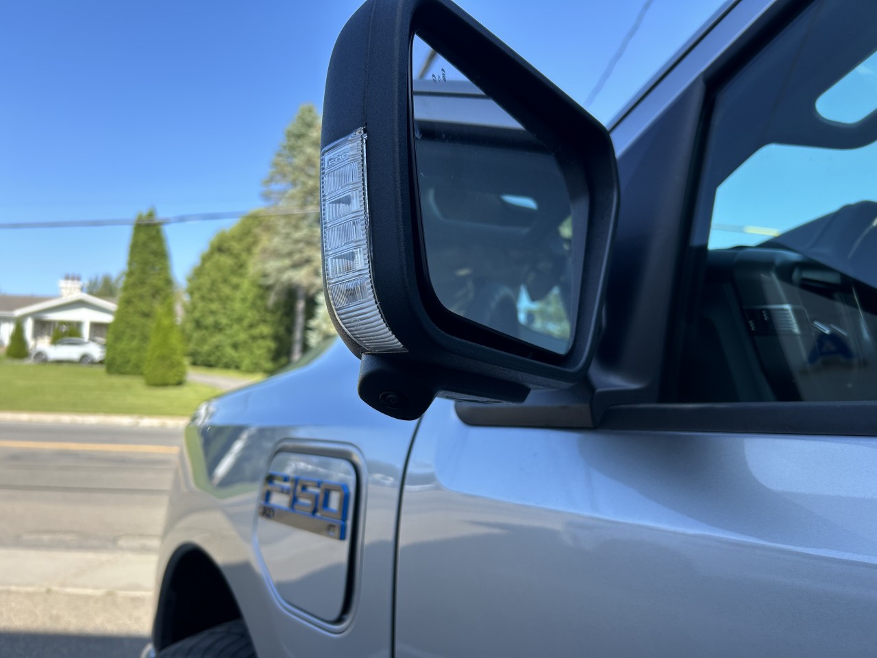 2024 Ford F-150 Lightning - Image 11