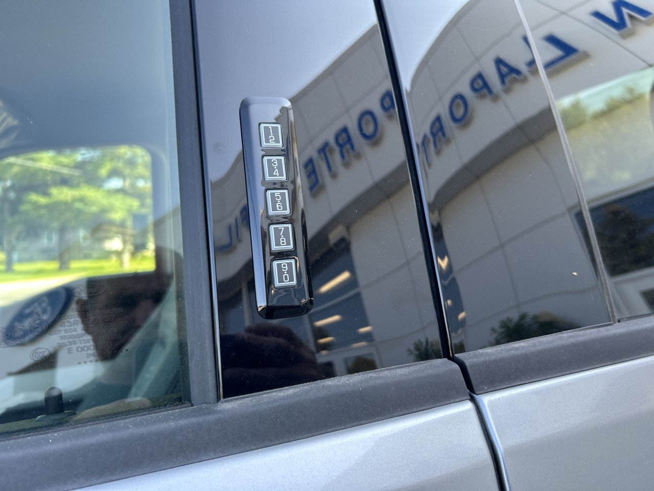 2024 Ford F-150 Lightning - Image 13