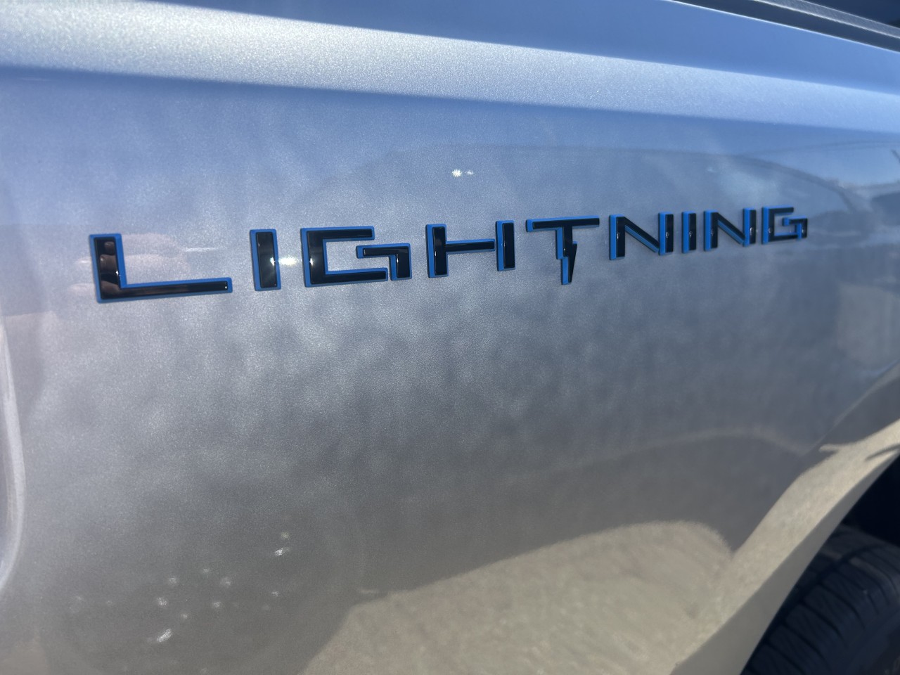 2025 Ford F-150 Lightning - Image 11