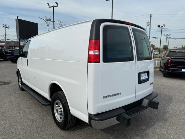 2023 GMC SAVANA - Image 16