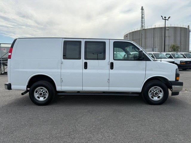 2023 GMC SAVANA - Image 12