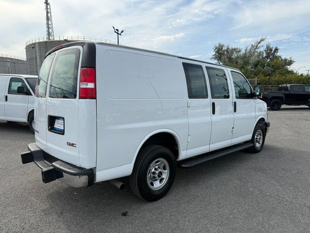 2023 GMC SAVANA - Image 13