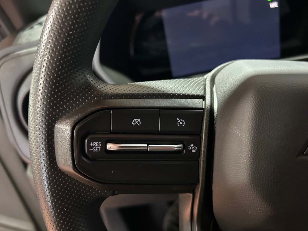 2023 Chevrolet Colorado - Image 8