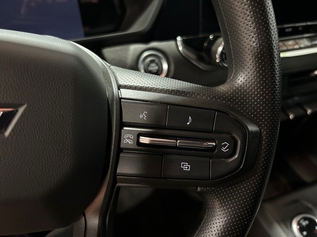 2023 Chevrolet Colorado - Image 9