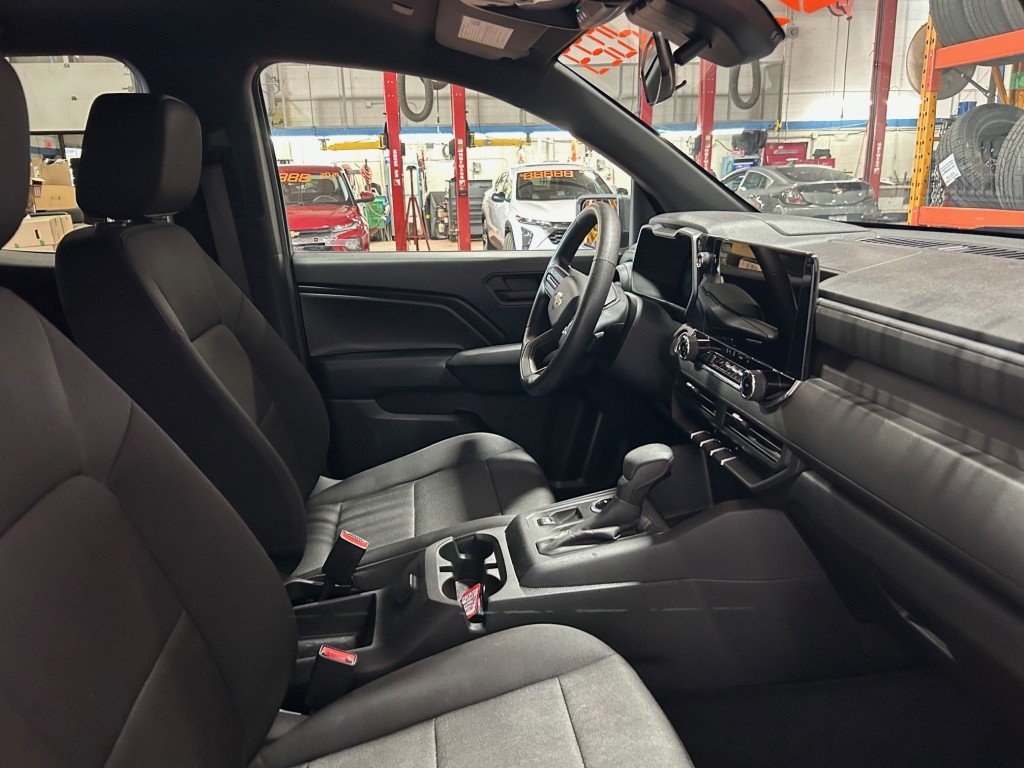 2023 Chevrolet Colorado - Image 14