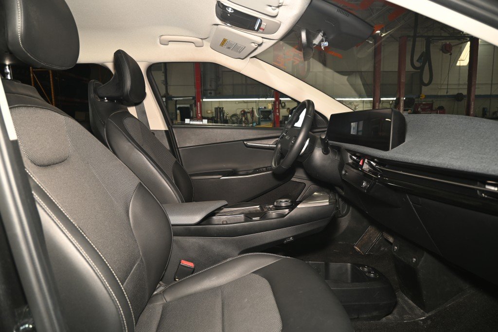 2024 Kia EV6 - Image 9