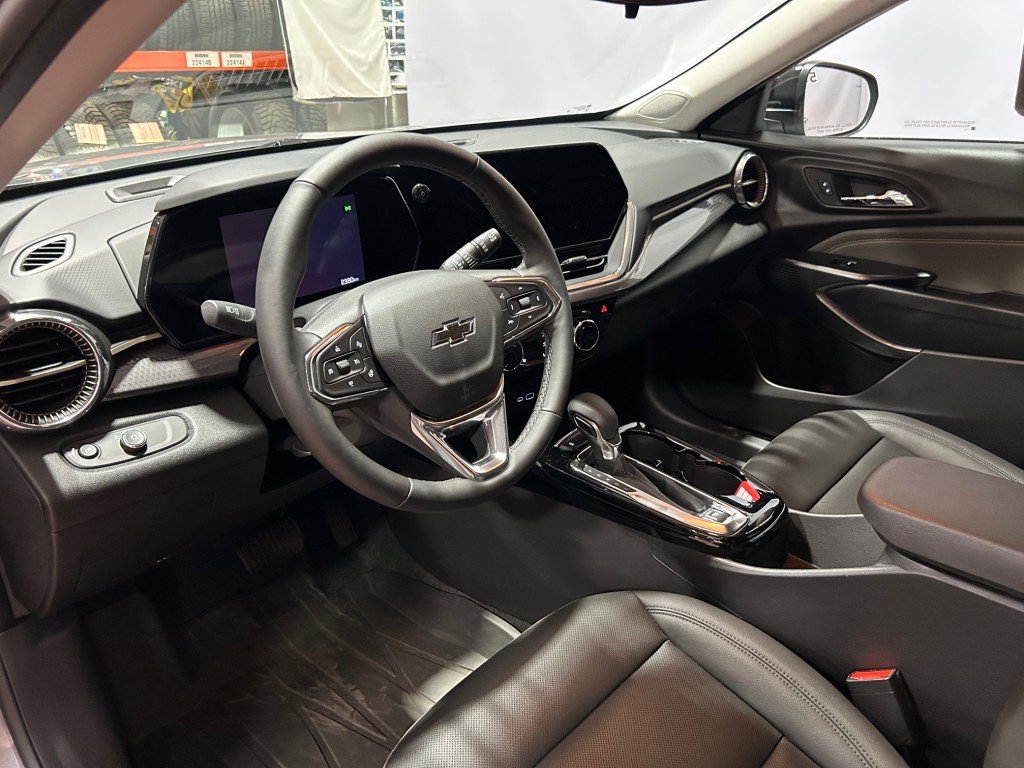 2025 Chevrolet TRAX - Image 5