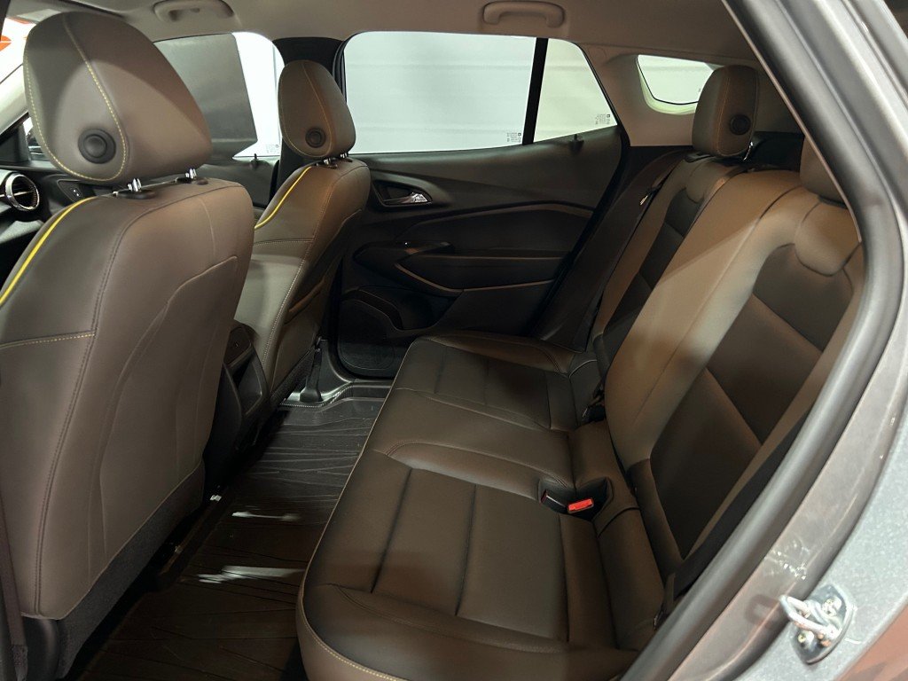 2025 Chevrolet TRAX - Image 7