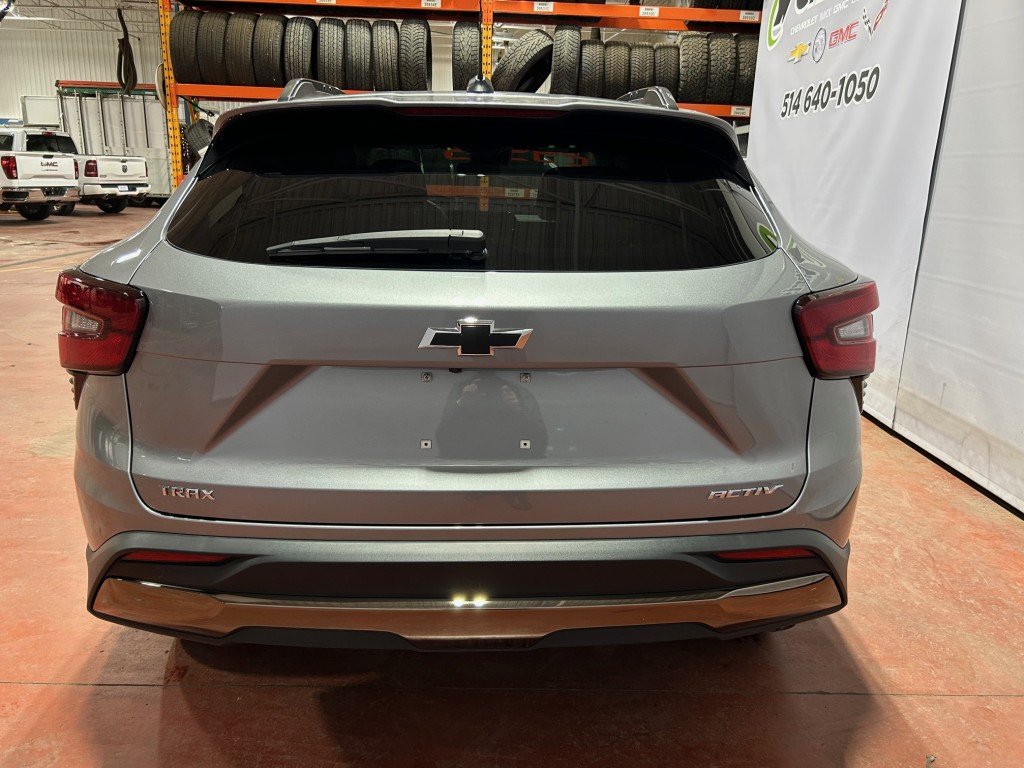 2025 Chevrolet TRAX - Image 9