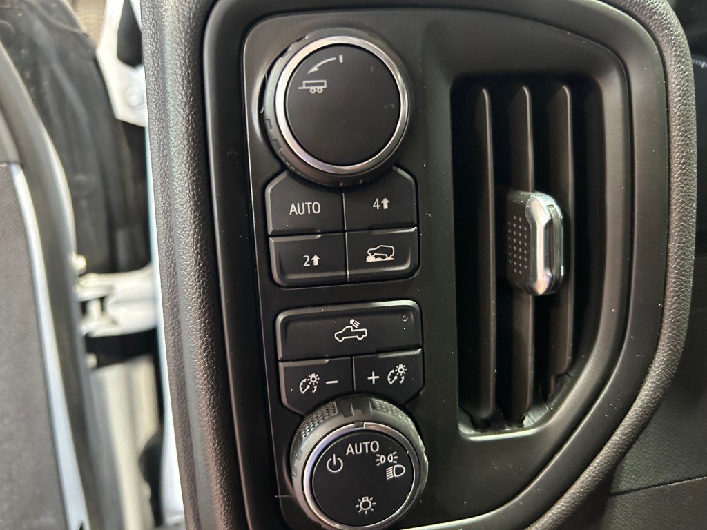 2023 Chevrolet Silverado 1500 - Image 6